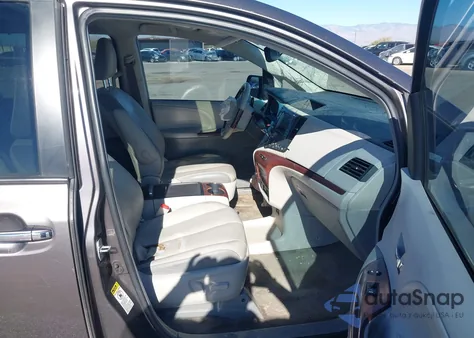 2012 Toyota Sienna Limited V6 7 Passenger z USA, uszkodzony, nr VIN 5TDYK3DC2CS256726